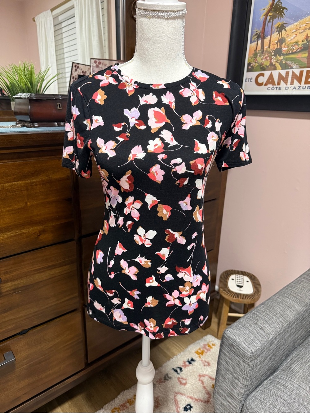 Nine West Women's Black Floral Short-Sleeve Crewneck Top Sz. S
